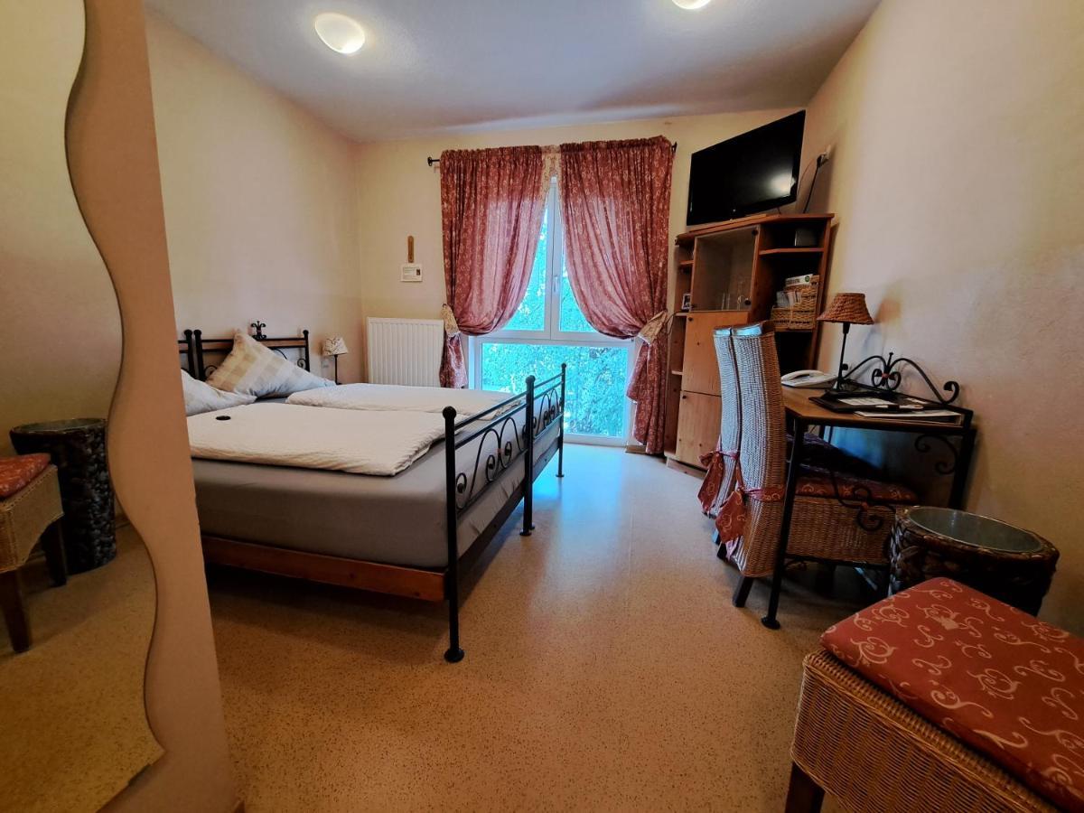 Mediterran Hotel Juwel Karlstein am Main ภายนอก รูปภาพ