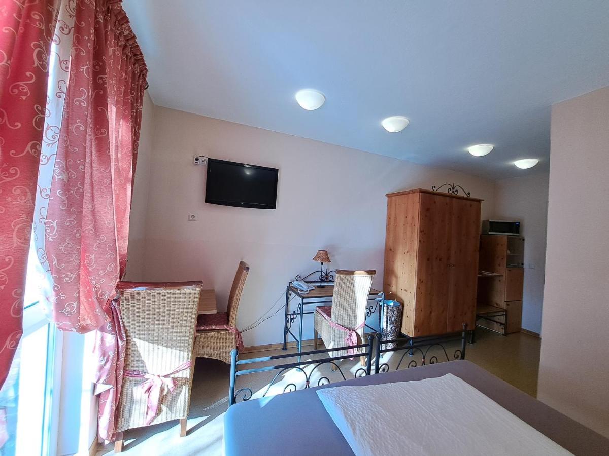 Mediterran Hotel Juwel Karlstein am Main ภายนอก รูปภาพ
