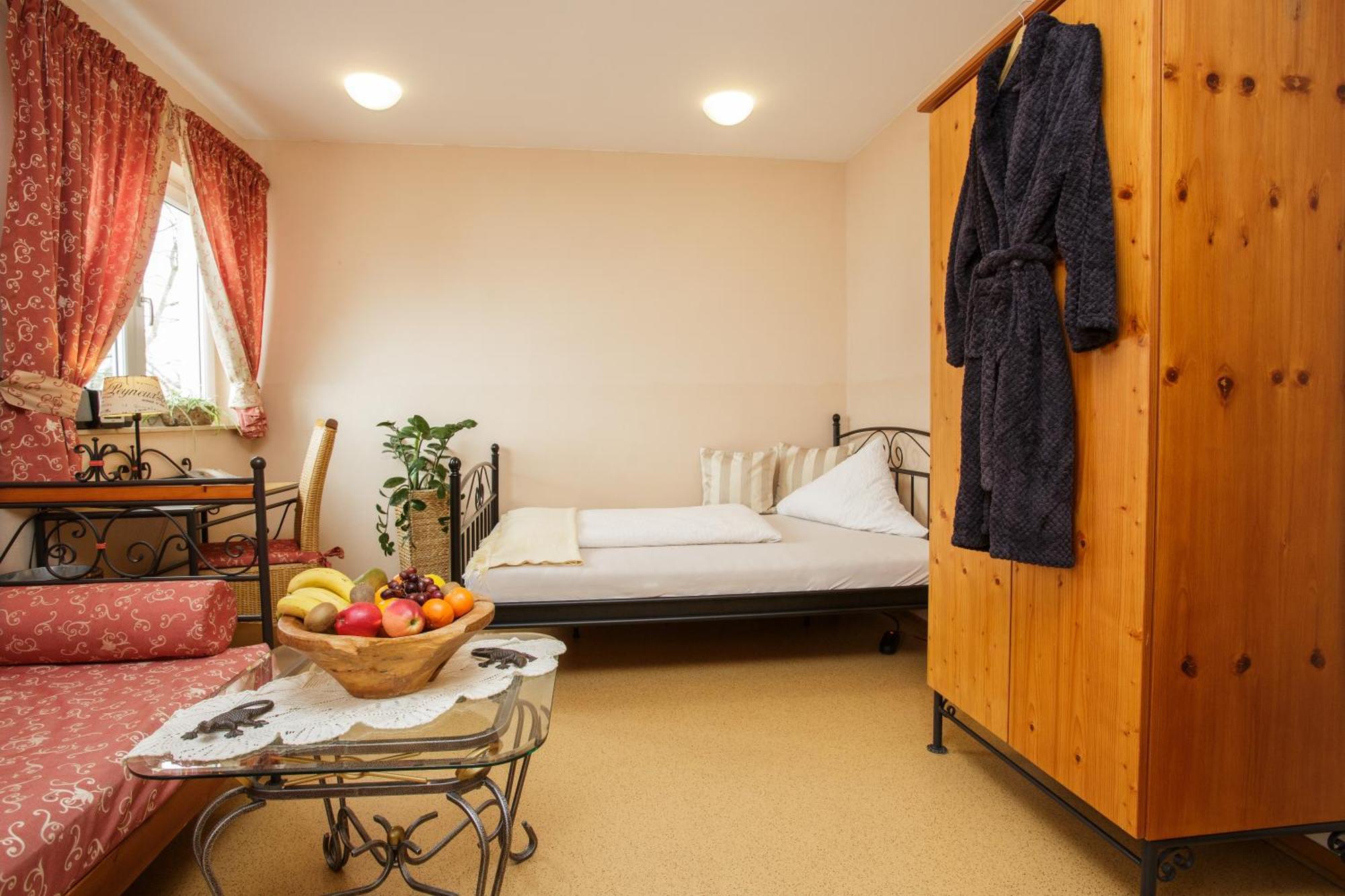 Mediterran Hotel Juwel Karlstein am Main ภายนอก รูปภาพ