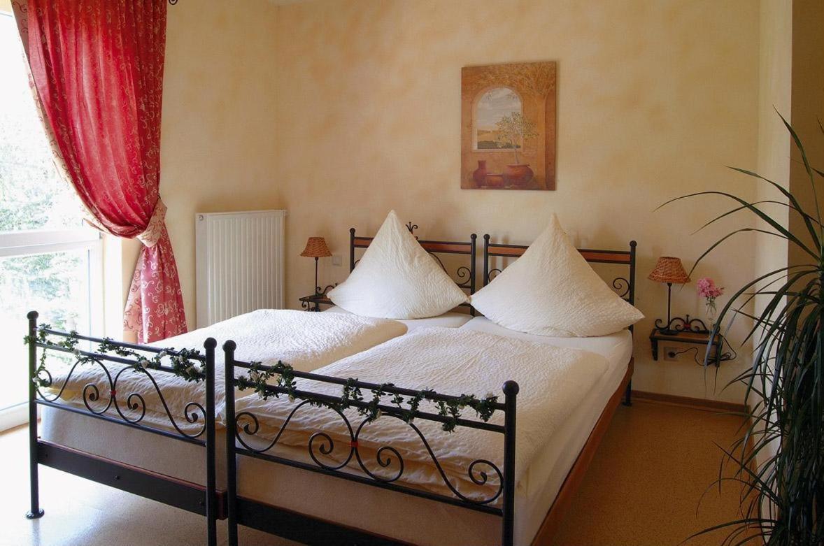 Mediterran Hotel Juwel Karlstein am Main ภายนอก รูปภาพ