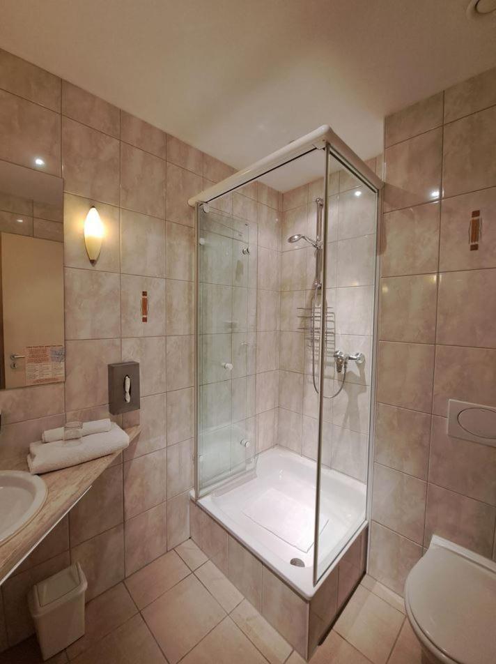 Mediterran Hotel Juwel Karlstein am Main ภายนอก รูปภาพ
