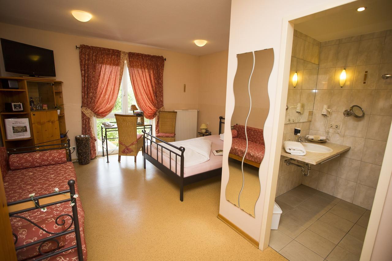 Mediterran Hotel Juwel Karlstein am Main ภายนอก รูปภาพ